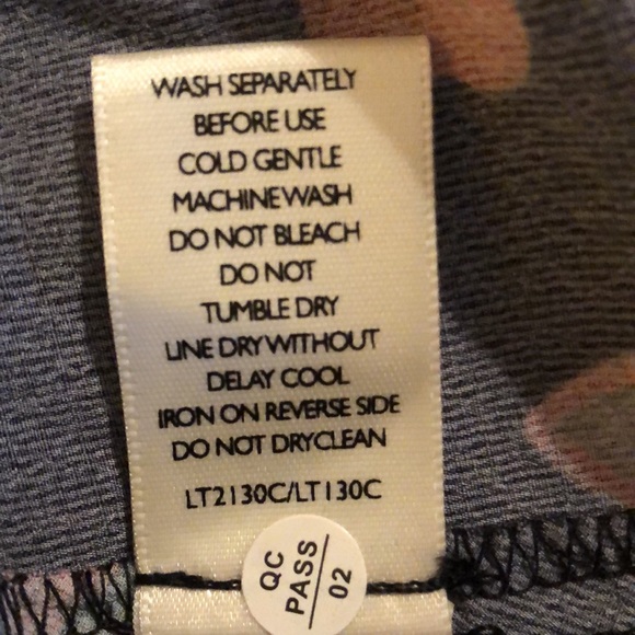 NWT Black Wrap style floral dress, Loralette size 16 - Picture 5 of 5